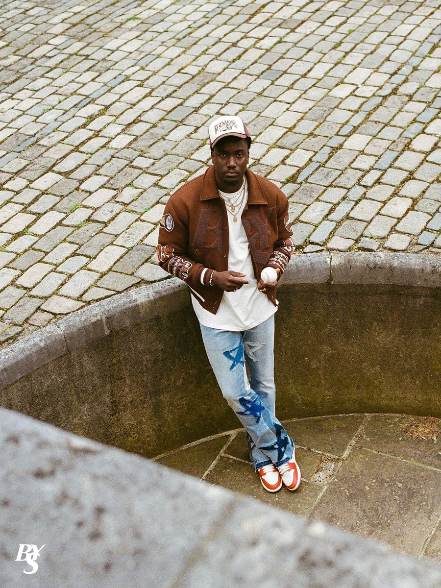 dolaposunmonu's tweet photo. Put in the work for about a year and it’s the best product I’ve ever made

BYS Varsity Jacket

Friday 26th May - 7PM BST

https://t.co/uWIXhfir3d https://t.co/rkl9DENCHS