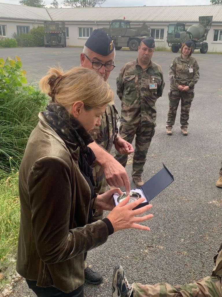 n_delattre's tweet photo. ✈️ Visite de l’escadre aérienne d’appui aux opérations sise à la #BA106 en présence du Général Laurent LHERBETTE. Respect pour ces militaires qui sont un maillon essentiel de notre défense. Échange sur la loi de programmation militaire #LPM qui sera débattue en juin au @Senat. https://t.co/tE4Szsa6RP