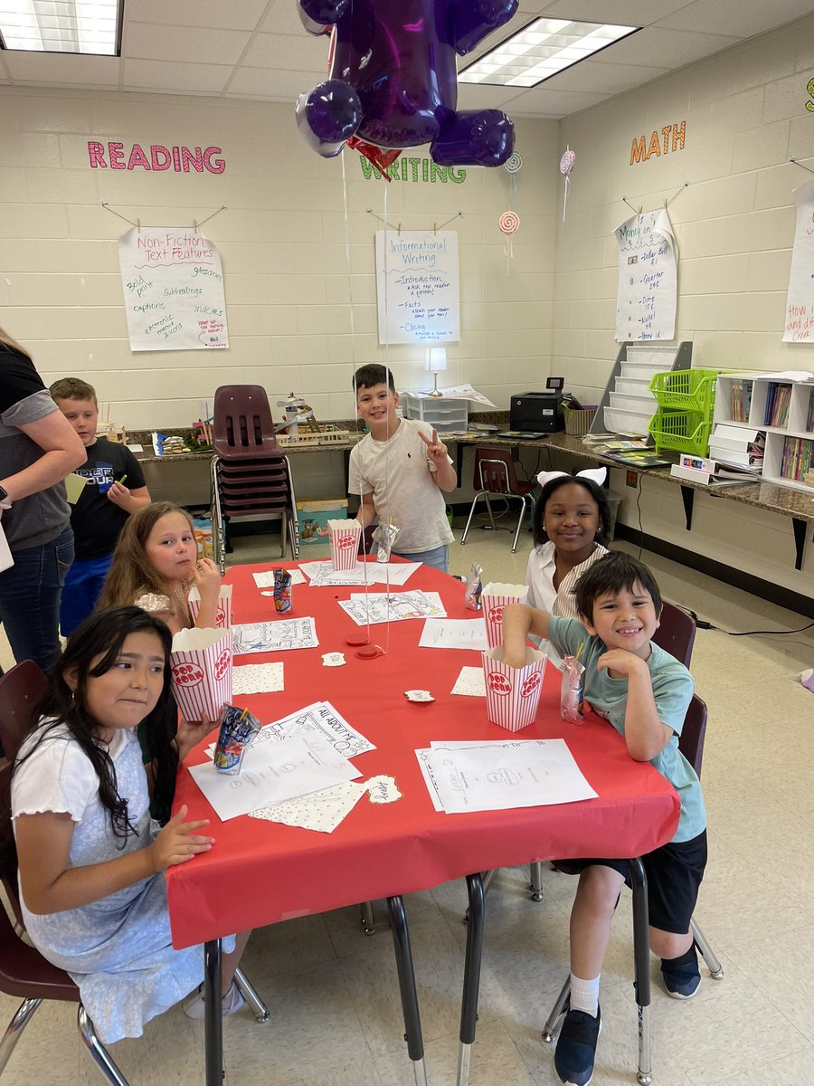 sweetsingletons's tweet photo. Class party ✅ 
@ClarkCreekSTEM https://t.co/HhDNiHGfiI