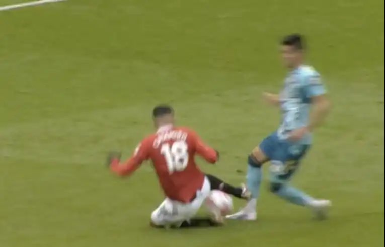 sampeoples_'s tweet photo. Only one of these was a red card 🙃 https://t.co/DHqPfwaQBo