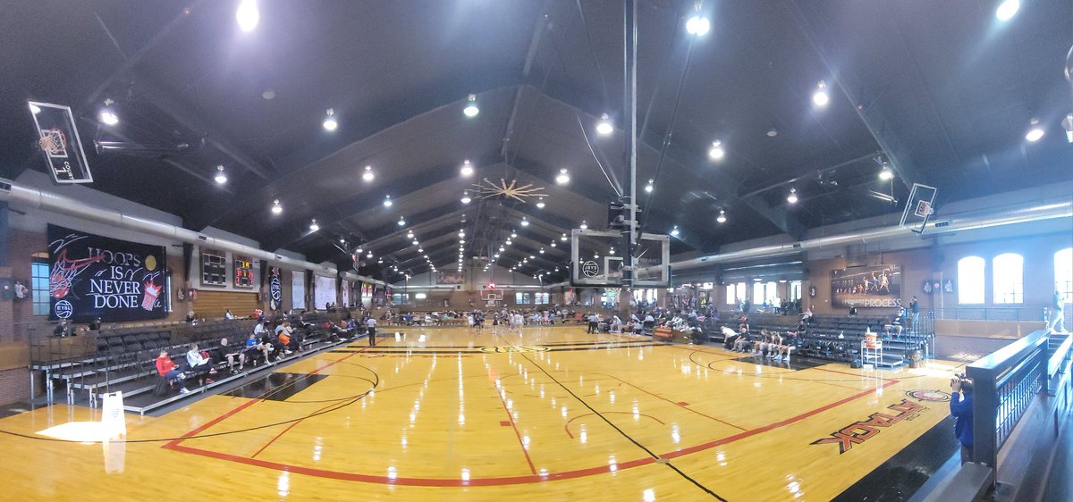 stripecrew's tweet photo. Huge thank you to all of the crews working this past weekend at @AllIowaAttack @NikeGirlsEYBL Session 2 May Madness. Great environment, great hospitality and an all out great event! https://t.co/9SjHRWlye1