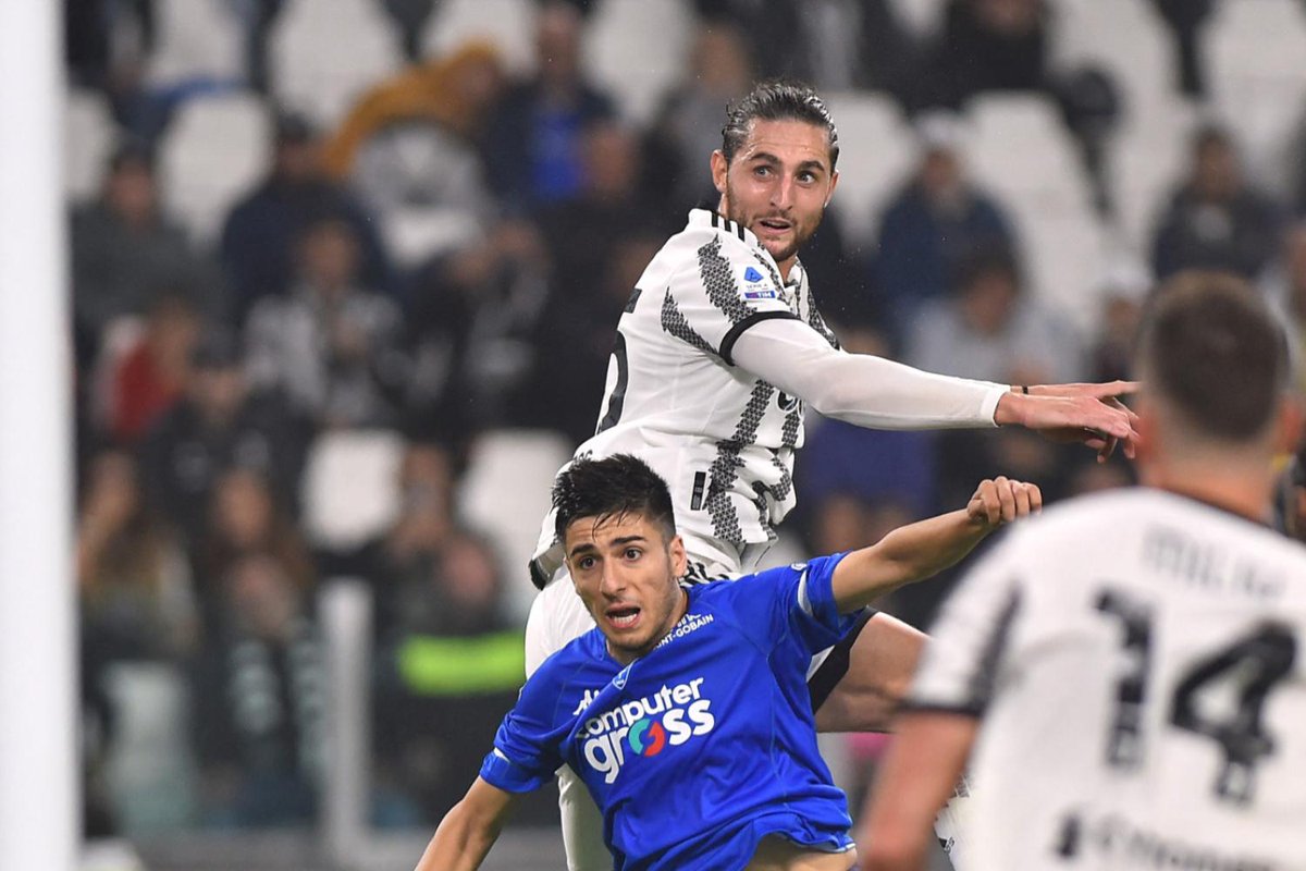 PointFootfr's tweet image. 🇮🇹 OFFICIEL. La Juventus écope finalement de 10 de suspension.

Les Bianconeri se retrouvent à la 8eme place et sont actuellement menés 2-0 sur la pelouse d'Empoli.