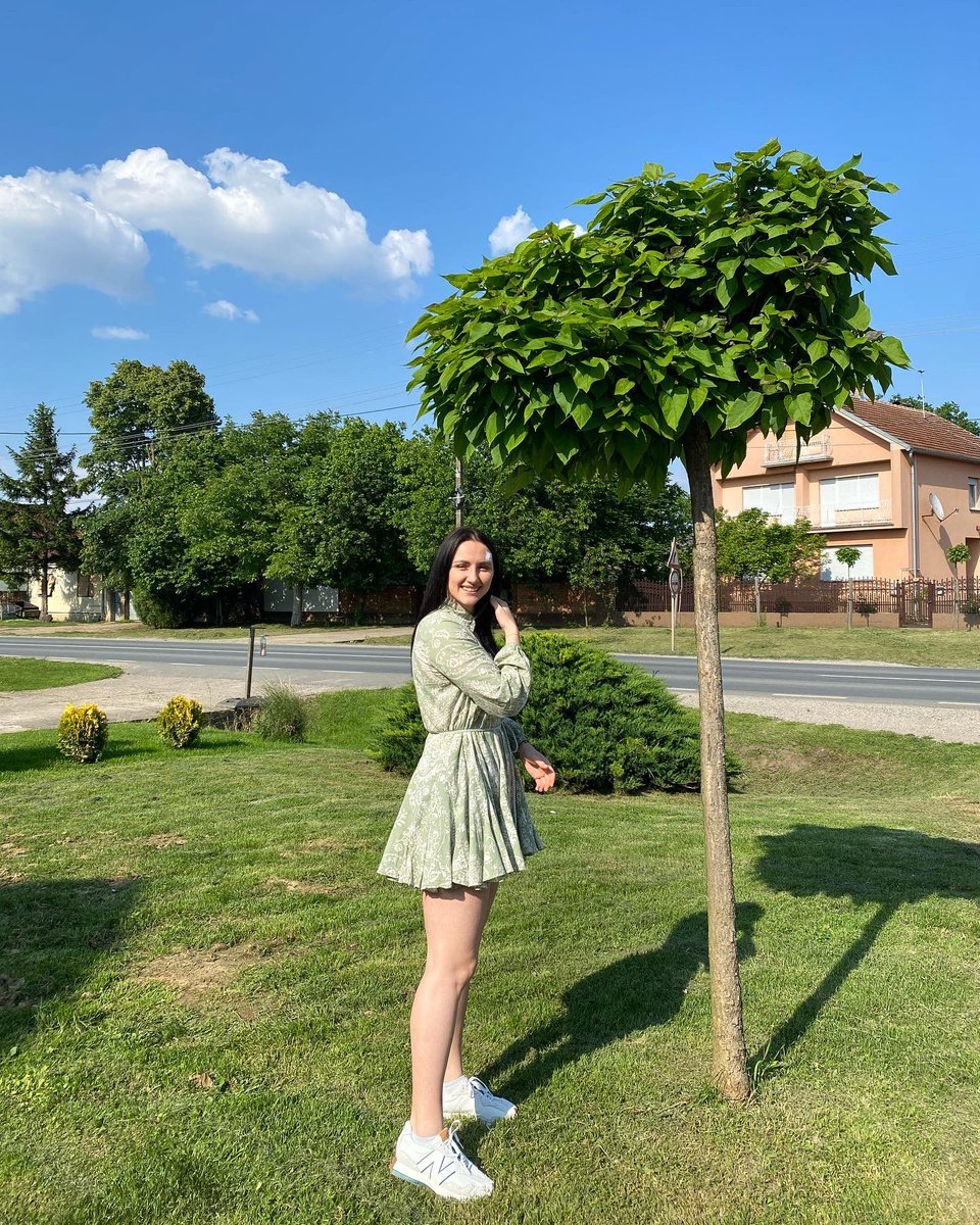 zlojka1's tweet photo. 💚🤍 https://t.co/7bEZghjZAa