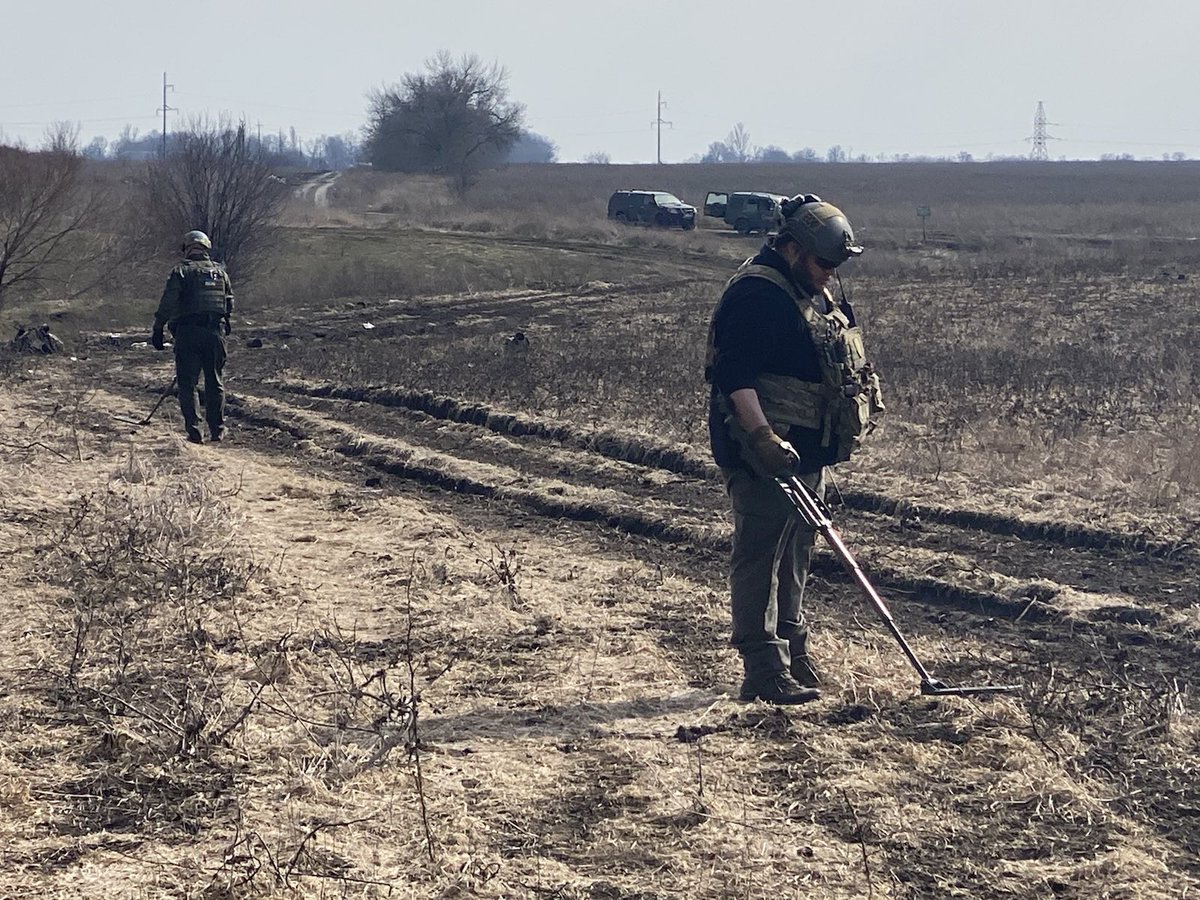 Gia_Santos_'s tweet image. A series of photos I took of @officialSOLI EOD team of deminers in the Kharkiv region March-April 2023. 

#demining #EOD #Kharkiv #UkraineRussiawar