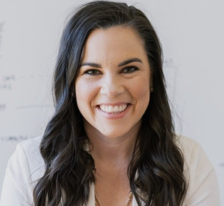 "We are in this really weird place between a pandemic and an endemic."

In our latest Special Edition, we spoke with <a href="/dr_kkjetelina/">Katelyn Jetelina</a> about:

* The state of #COVID19 now
* Vaccines
* If the U.S. is more prepared for a FUTURE #pandemic
* And more!

Listen: thenewsworthy.com/shownotes/0520…