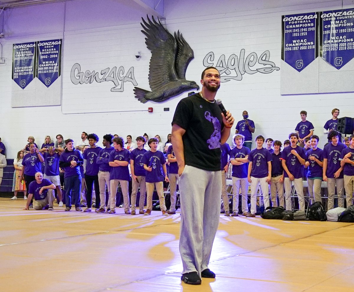 On Friday afternoon, Gonzaga's Booster Club and students hosted a pep rally to welcome back to campus 2022 Heisman Trophy winner Caleb Williams '21, who was in town to promote his Foundation, @calebcares13 . Enjoy the photos! flic.kr/s/aHBqjAEPEv #HailGonzaga #AMDG