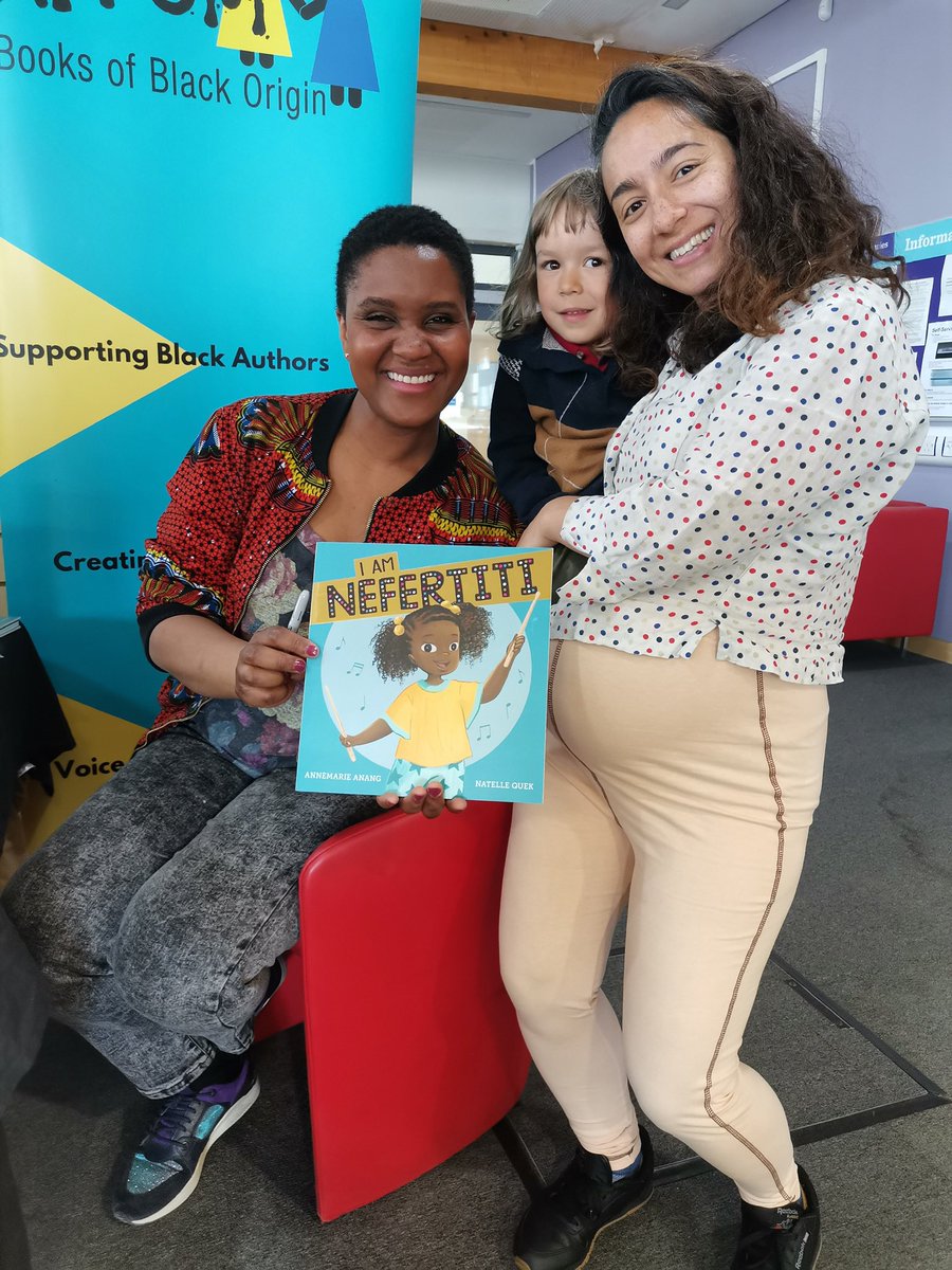 AnnemarieAnang's tweet photo. @BrightFest highlights include meeting a child called Kai (same name as child in I AM NEFERTITI ๐ฅน), hanging with Nibbie award-
winning @AfroriBooks, working with amazing Laura and Slavka at the #whitehawklibrary, and fish & chips on the beach, of course!
#brightonfestival https://t.co/atOydEe03R