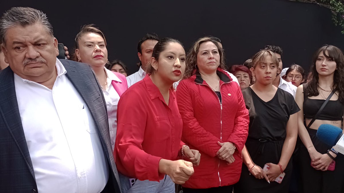 PublimetroMX's tweet photo. .@MovCiudadanoMX cancela el evento de la campaña "#NoAlPRI", por no haber las condiciones para llevarse a cabo; al lugar llegaron dirigentes del tricolor a evitar que se realizará. https://t.co/k1Jg8MSKE4