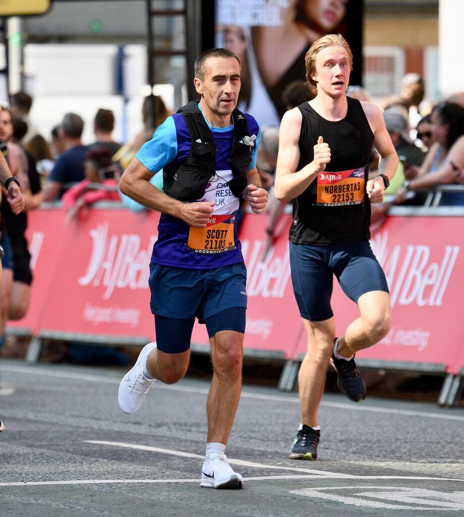 Just another day at the running office.
:
Back to the proper office tomorrow that pays for all of this running.
:
#GreatManchesterRun
:

#Stirling #ukrunchat #edinburghmarathon #londonmarathon #milesformind #mentalhealthmatters #runr #ukrun #4x4x48challe… instagr.am/p/Csjpd-Trnqq/