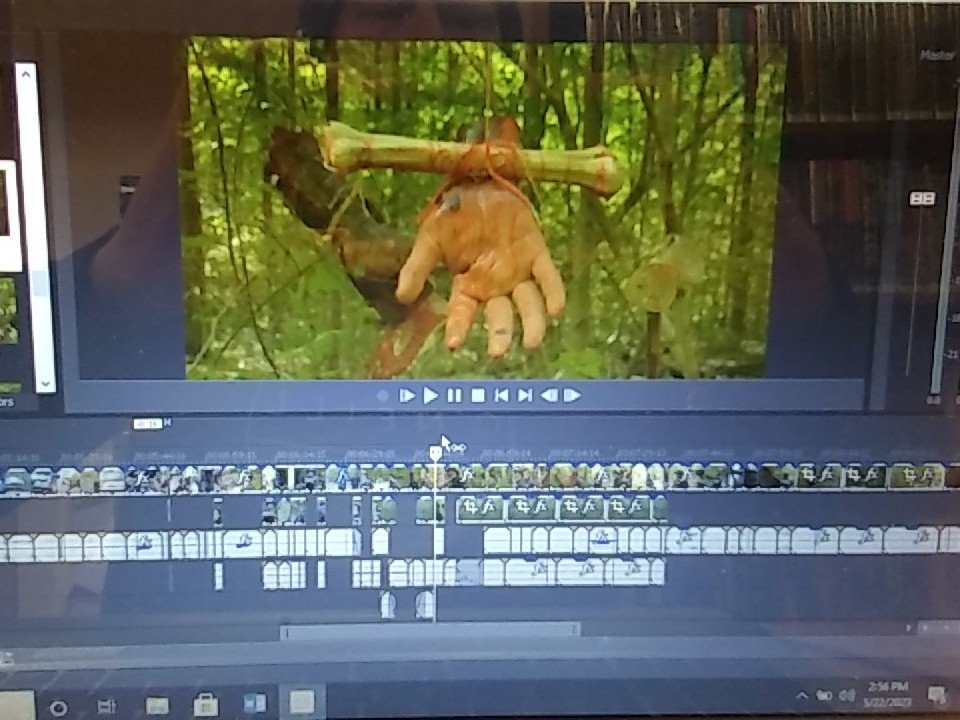 This is starting to feel like an Italian Cannibal movie 🔥🎬
#apocalypsebigfoot #horror #horrormovies #indiefilm #cannibalferox #filmeditor #cannibalholocaust #wildeyereleasing