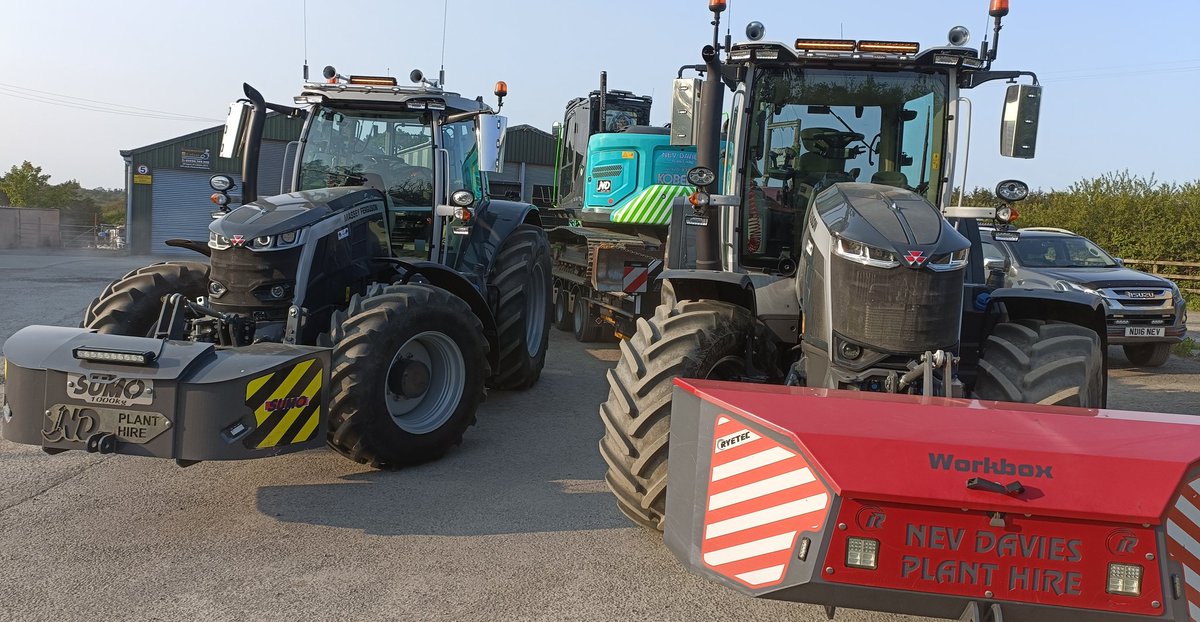 nevdavies4's tweet photo. Took a bit longer in chapel than I thought 🤔🤣🤣
@MF_EAME #broughan
#kobelco
#agriplant
#pembs
#westisbest👍 https://t.co/9gS27Phe5o