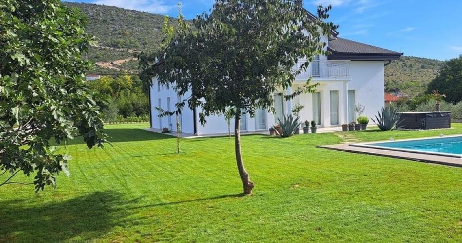fewostay's tweet photo. Villa ID 5119 in Capljina. Die Villa befindet sich in einem ruhig gelegenen Dorf namens Prcavci, ca. 10 Minuten entfernt vom Stadtzentrum von Capljinas. Das Ferienhaus ... - #Villa für 7 bis 7 Personen in #Capljina - #Bosnien &amp; Herzegowina https://t.co/r0vrk05idM https://t.co/TSv1HqASp3