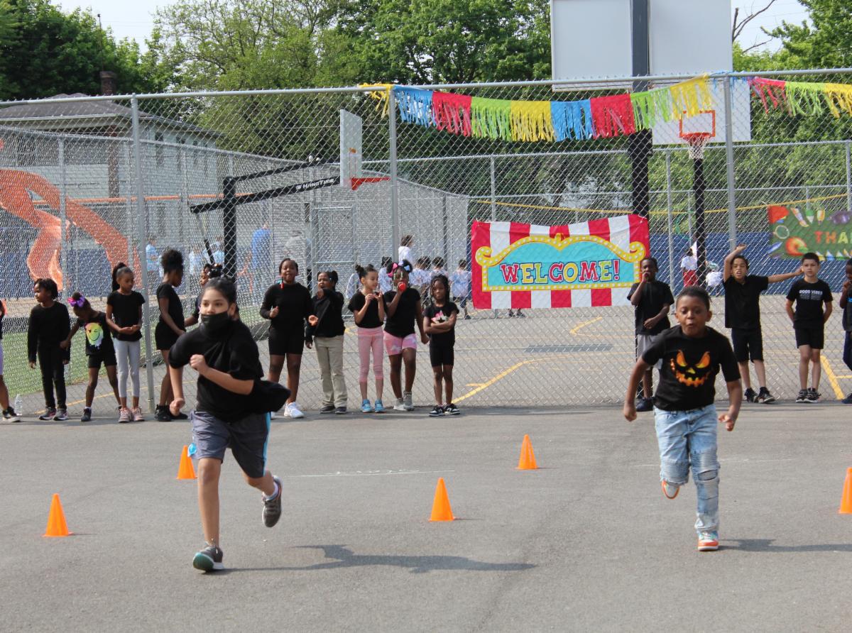 hsayoungstown's tweet photo. We are headed down the homestretch now!  Just 4 days of school left.  Today, Kg-2nd enjoyed a beautiful day outside for their field day. #weareconcept #hsay #youngstown #STEM #fieldday #Physicaleducation #playoutside https://t.co/BFj6FxzjHV