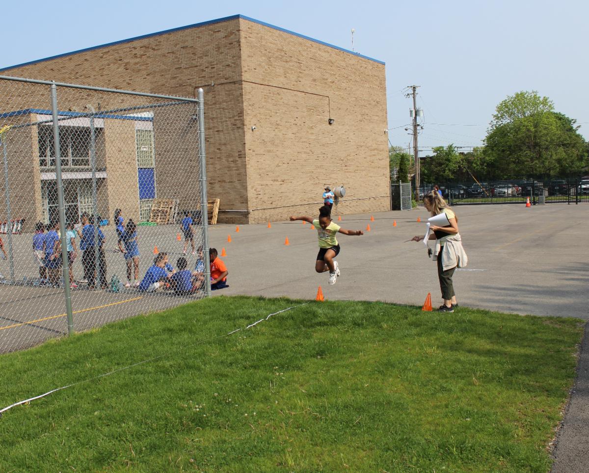 hsayoungstown's tweet photo. We are headed down the homestretch now!  Just 4 days of school left.  Today, Kg-2nd enjoyed a beautiful day outside for their field day. #weareconcept #hsay #youngstown #STEM #fieldday #Physicaleducation #playoutside https://t.co/BFj6FxzjHV