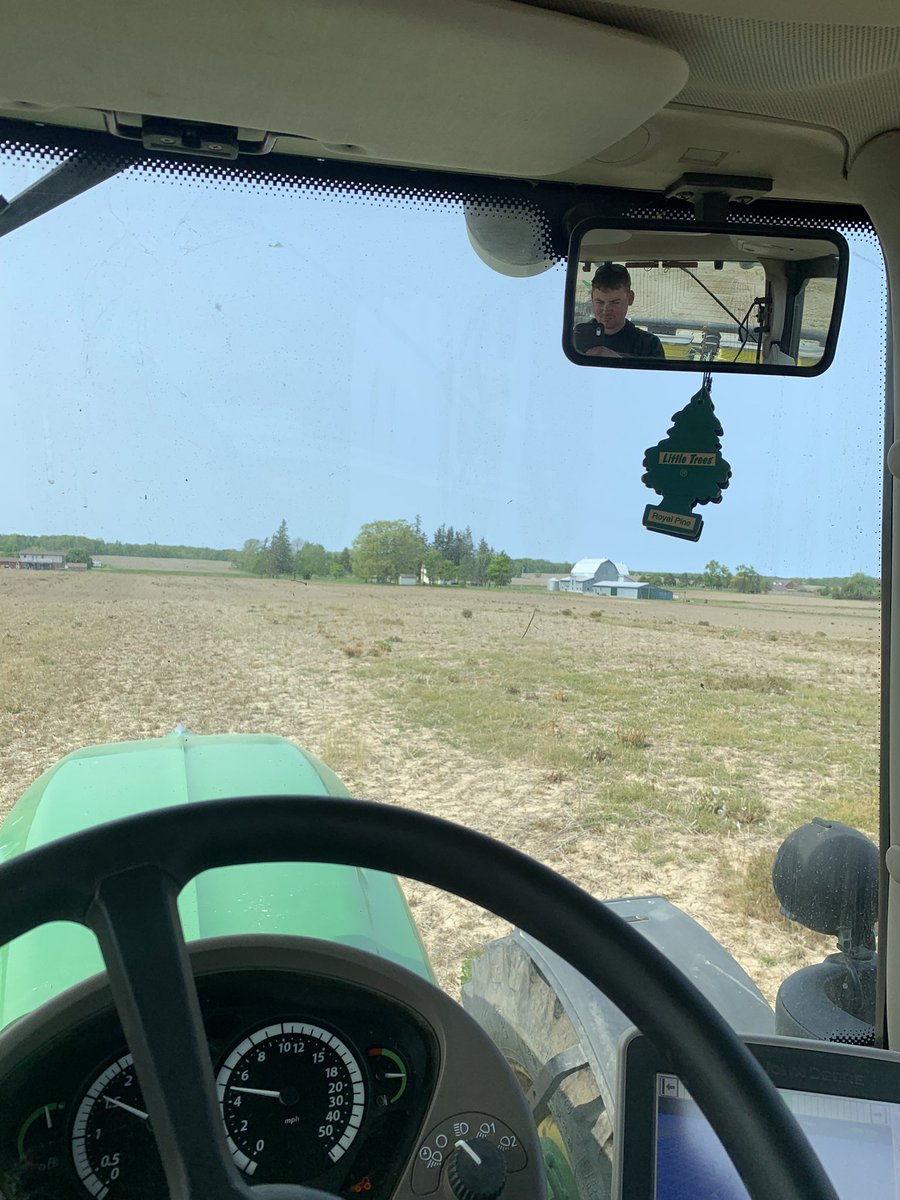 JoshJansen7's tweet image. Doesn’t feel like it was that long ago I was riding in the combine with my grandfather on this farm. Grateful to have the opportunity to farm this land.