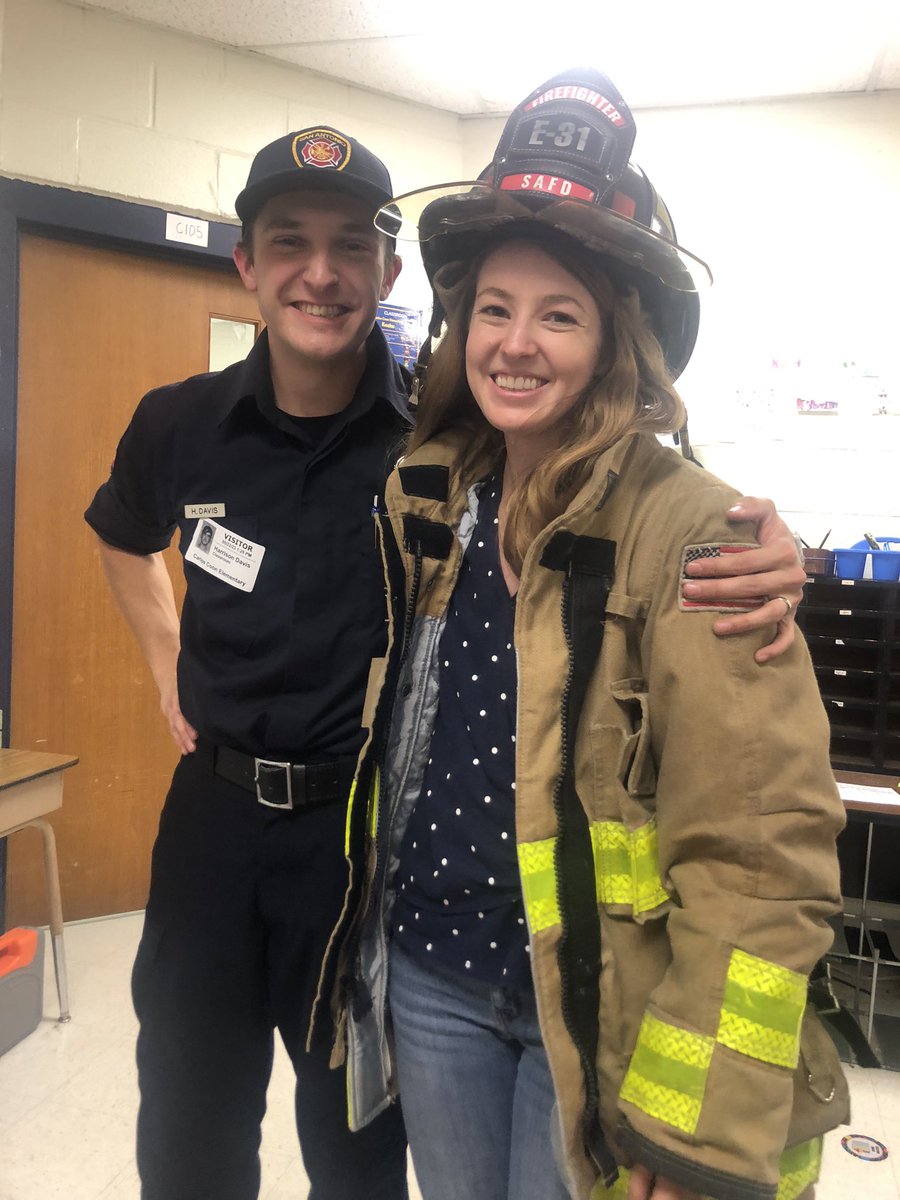 Julie_Davis3's tweet photo. We had a special visit from my husband who is a firefighter! https://t.co/a5bkfaZk9D