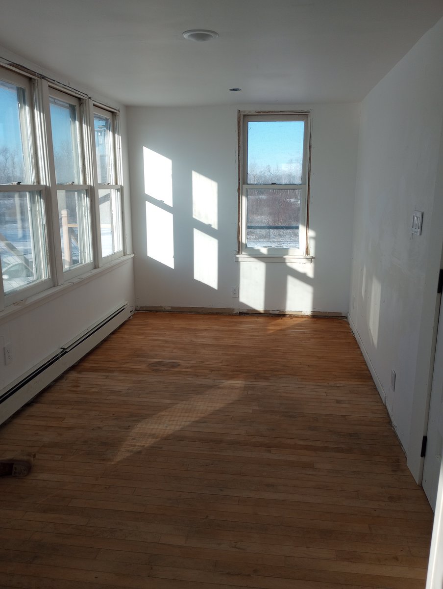 alexmaxwrites's tweet photo. We installed hardwood upstairs to match the main level, and then sealed it with a penetrating oil. Pro tip: rent a floor sander/drum sander. It made pretty quick work of our house. https://t.co/gll2uymBtw