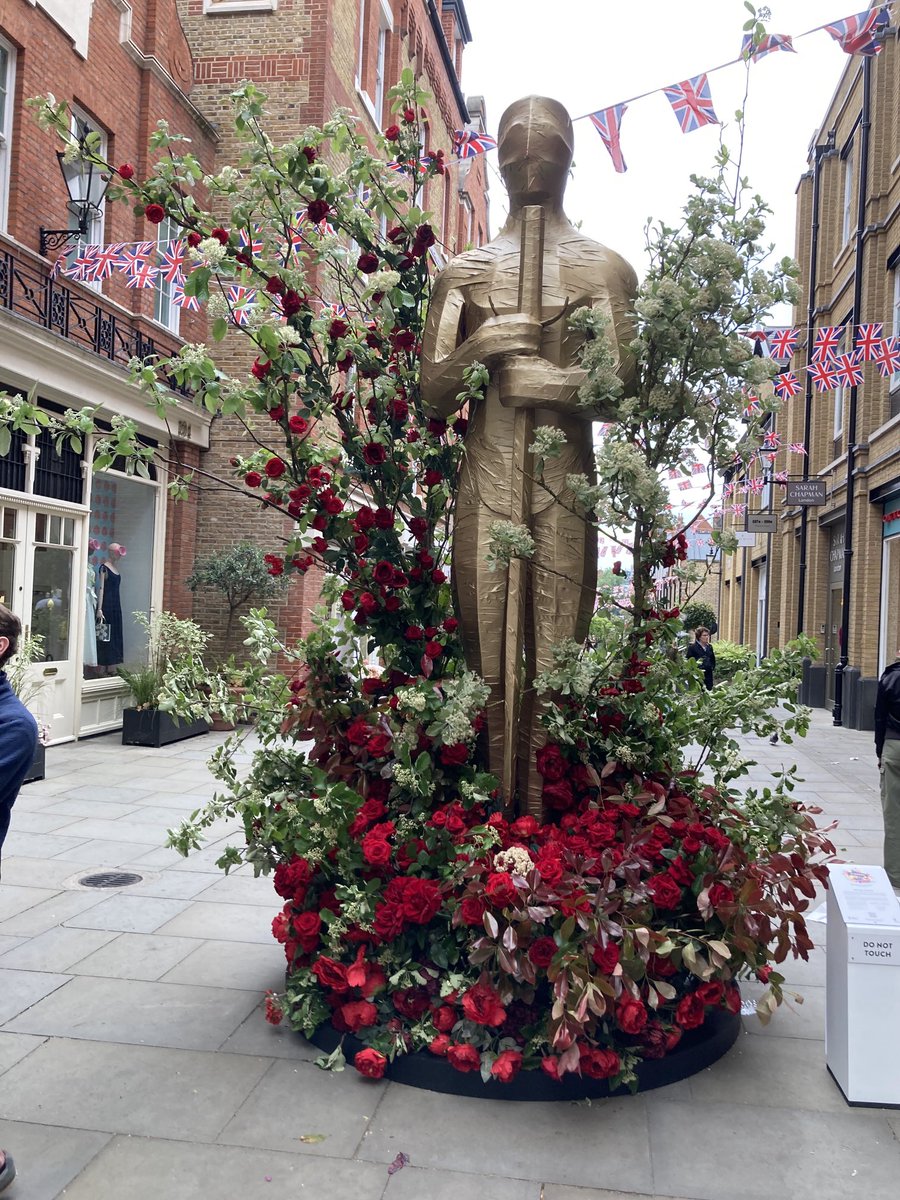 wazzo_m's tweet photo. #ChelseainBloom entrants have excelled this year with the theme #flowersinfilm #RHS #Cadogan #Chelsea #Belgravia #Pimlico #Knightsbridge Photos:Dennis Reed https://t.co/N122OG5NSU