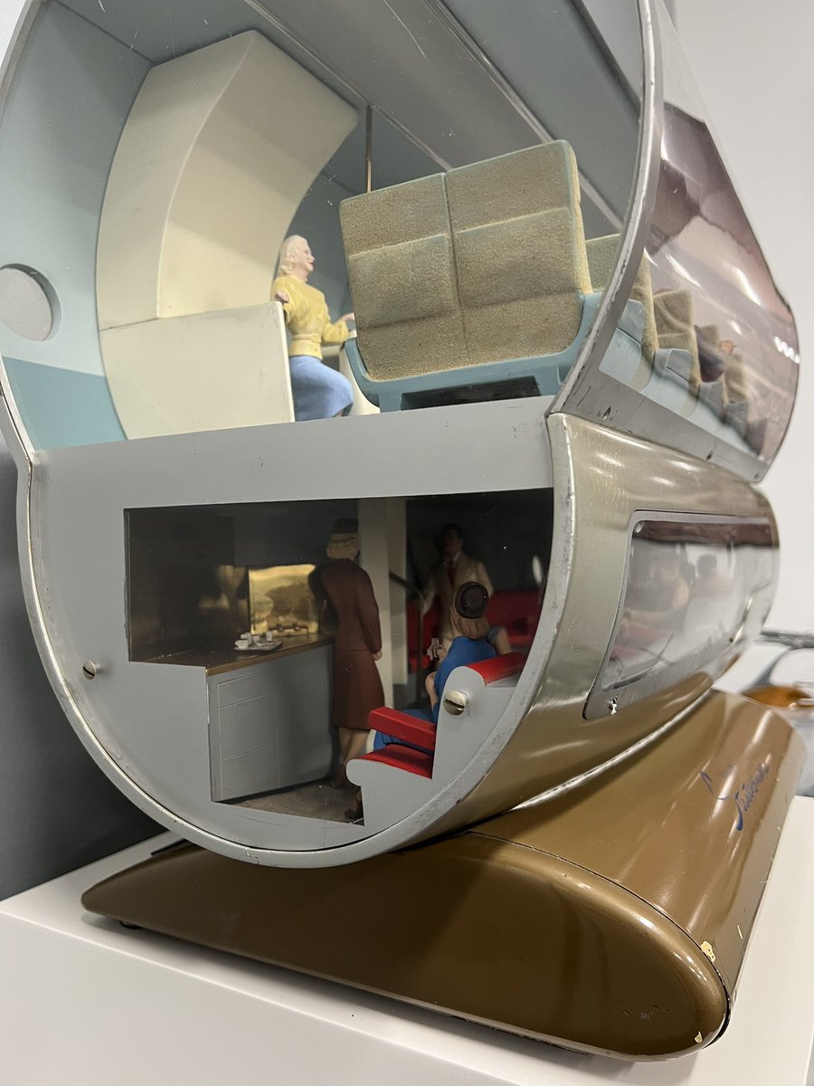 SpaethFlies's tweet photo. Stunning vintage @BoeingAirplanes #Stratocruiser cabin model with underfloor lounge #TreasuresOfBoeing #avgeek https://t.co/ej1zqXMBbc