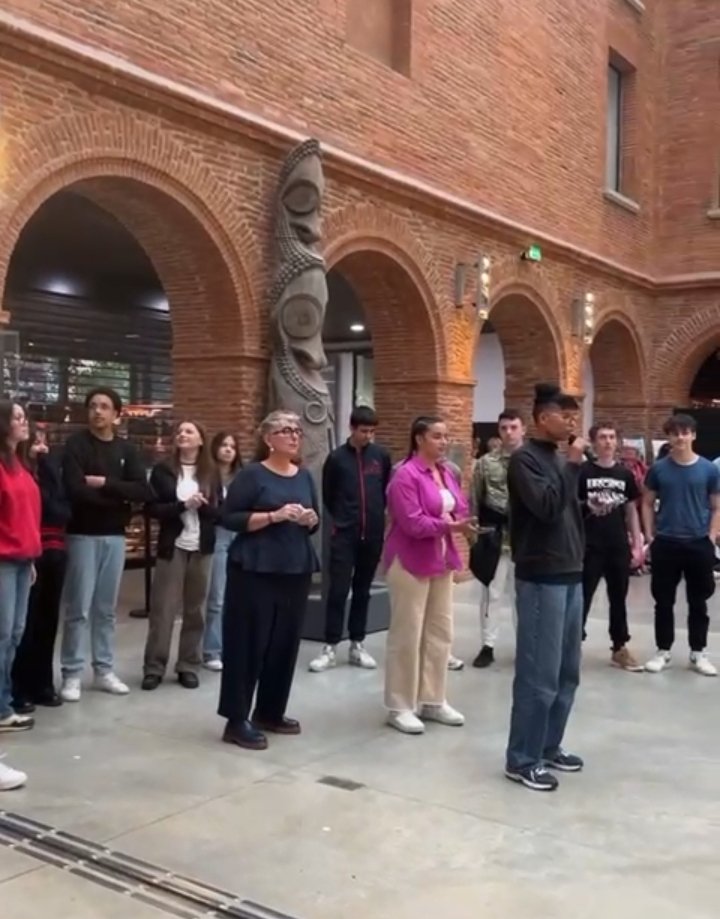 Lautreamont65's tweet photo. Prix académique #EAC, belle prestation des élèves de la classe de 1B CUI au Muséum, félicités par le jury, ils se sont distingués faisant honneur au lycée. 🙏 À eux ainsi qu'à Mmes Dubarry-Barbier et Auguste Mathieu leurs enseignantes 🌟 @DAACToulouse @DSDEN65 @VoiePROToulouse https://t.co/q2BeEd7I69