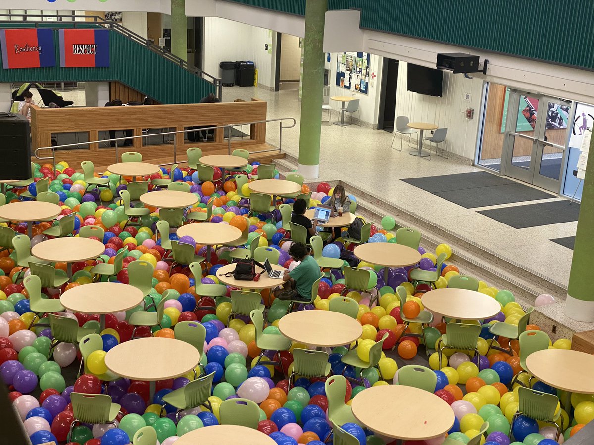 ACCDiversity's tweet photo. The senior prank got smiles from everyone today @APSCareerCenter with a colorful and fun commons area!! You created happiness!!  @APSVirginia @Margaretchungcc @SuptDuran @DEI_APS @arlingtontechcc @AcademyArchers @ACC_EL_Inst @PepProgram https://t.co/tQgQX1cNmZ