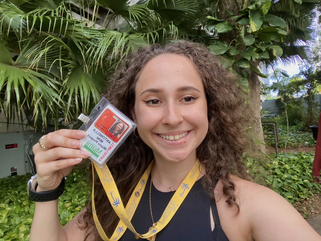 First day of the 2023 Steinbrenner Scholars program!! <a href="/BuonicontiFund/">The Buoniconti Fund / Miami Project</a> So excited for the following 10 weeks!! 🧠🤩