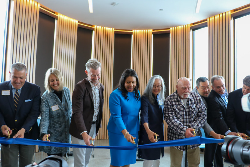 vetshelpingvets's tweet photo. Last Thursday, we celebrated the long-awaited Grand Opening of our newest permanent supportive housing site, Maceo May Apartments. The Treasure Island residence will house 104 previously homeless veterans and their families. Read more here: https://t.co/R7NUDupi5c https://t.co/BjeSyym5Ll