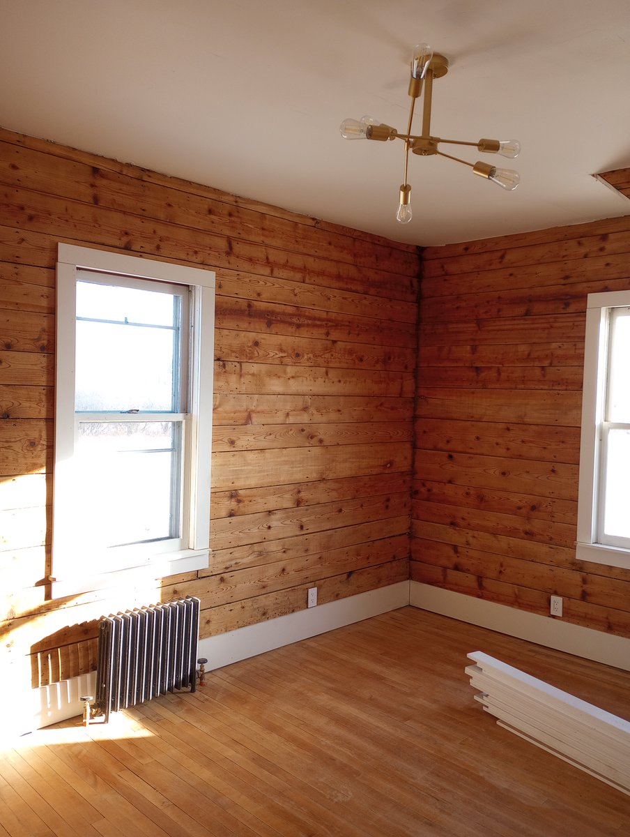 alexmaxwrites's tweet photo. Here's the house mostly finished before we furnished it. We tried to keep similar colors/materials throughout the house to tie it all together instead of decorating each room on it's own. https://t.co/dK82SlCbTF