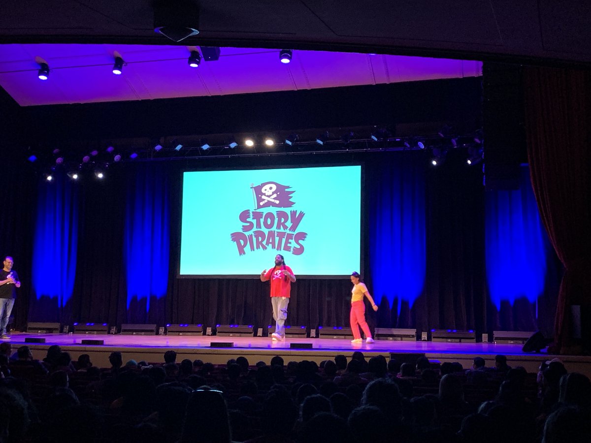 lindeneauschool's tweet photo. What a great day of storytelling in NYC with the @storypirates! Thanks to @amyjfiore for making it happen for our #LindeneauLeaders! #captainerik https://t.co/nzSFIGiCOH