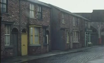 #corrie There used to be a gap in the street