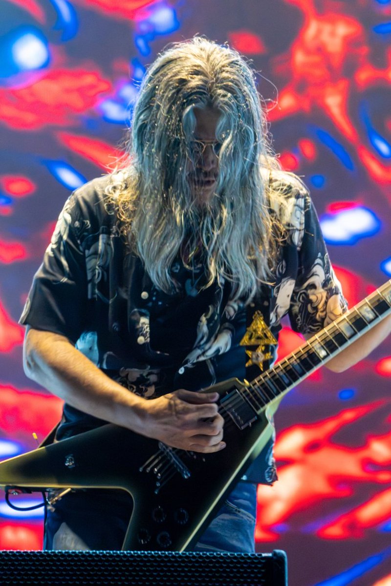 Working to achieve this look for Summer 2023 or 2024 <a href="/Tool/">TOOL effing TOOL</a>