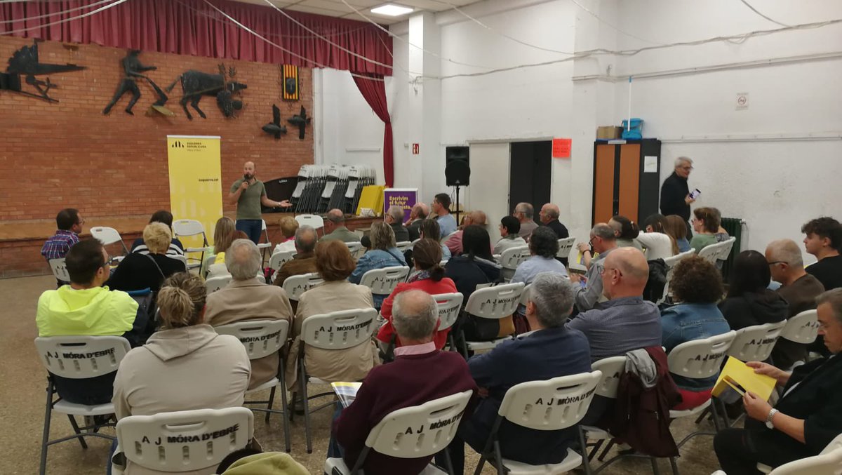 ERCmoradEbre's tweet photo. Imatges de l’acte “El futur de Móra a les teves mans” Dijous, dia 18 de maig us vam presentar el progrsma electoral. Recordeu, que se’l podeu descarregar aquí: https://t.co/BUnez8WSZW https://t.co/KwEuGW5Ly7
