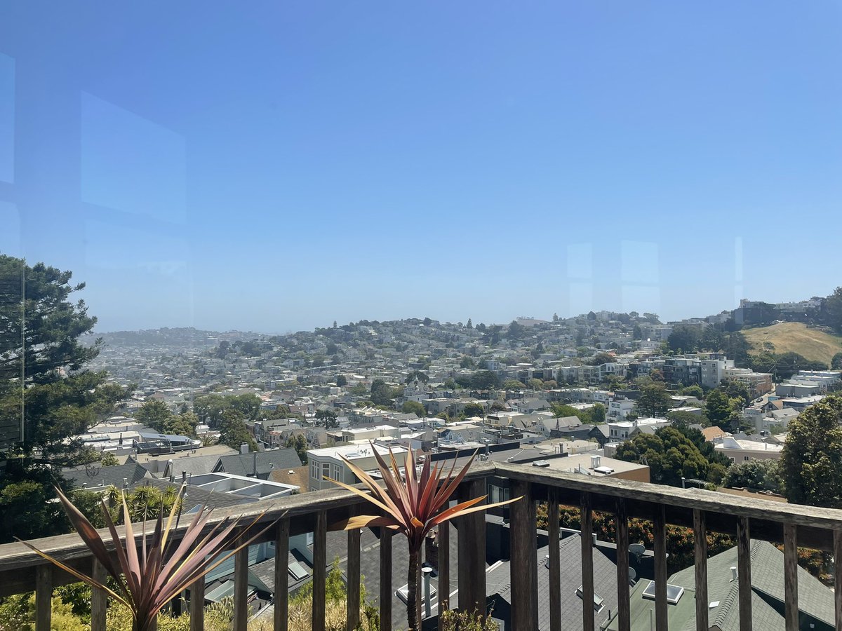 LauraMinquini's tweet image. Running up that hill in San Fran!           Here for #SynBioBeta2023 say hi 👋