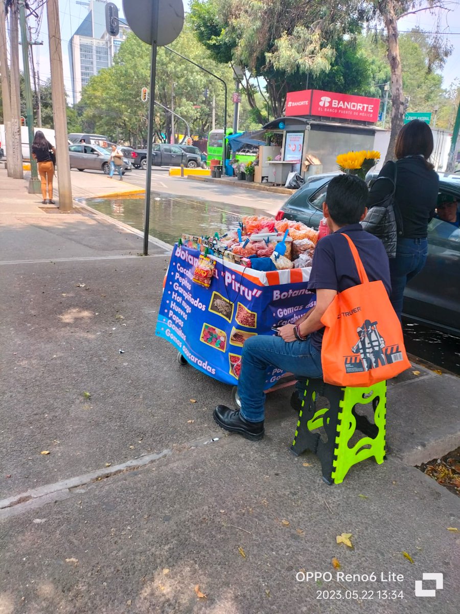 F1Parques's tweet photo. @laSEMOVI, @AlcaldiaMHmx, @SSPCMexico,@Claudiashein, @mauriciotabe, @SEDEMA_CDMX
Urgente 🚨 ‼️ 🚨Caso omiso por parte de la alcaldía, y las dependencias , en lago Alberto 320 no contamos con rondines de seguridad, puesto ambulantes en incremento y falta de luminarias. https://t.co/xnA8MsRZW2