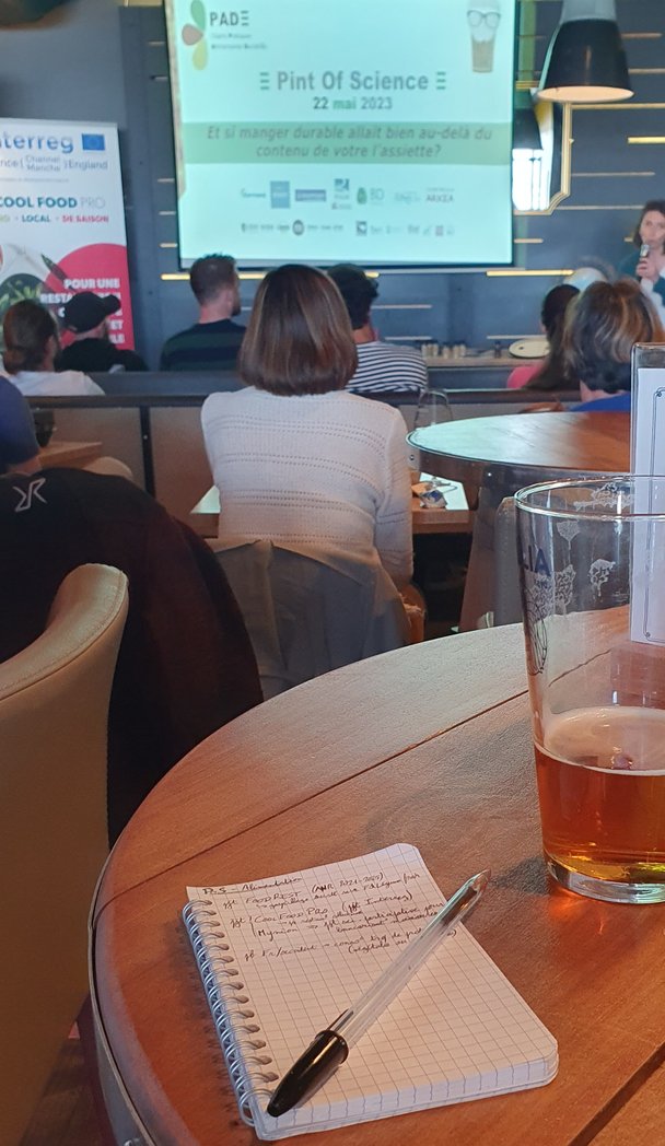 alexis_mareschi's tweet photo. @pintofscienceFR depuis Brest, c'est parti. Le sujet du jour c'est l'alimentation durable #Pint23 https://t.co/HgGCp4EBn5