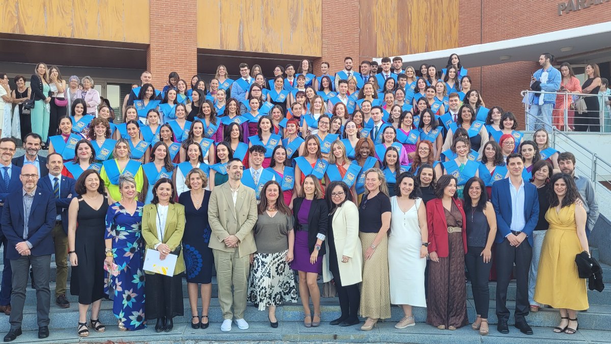 f_humanidades's tweet photo. 👩🎓👨🎓 El viernes celebramos la graduación del alumnado del Grado en Traducción e Interpretación inglés, promoción 2019-2023. ¡Enhorabuena! +Info: https://t.co/G2Wc9dB5QA #egresadosUPO #TraduccióneInterpretación #Tei #Teiinglés #HumanidadesUPO #SoydelaUPO https://t.co/2FpBiF8Nps