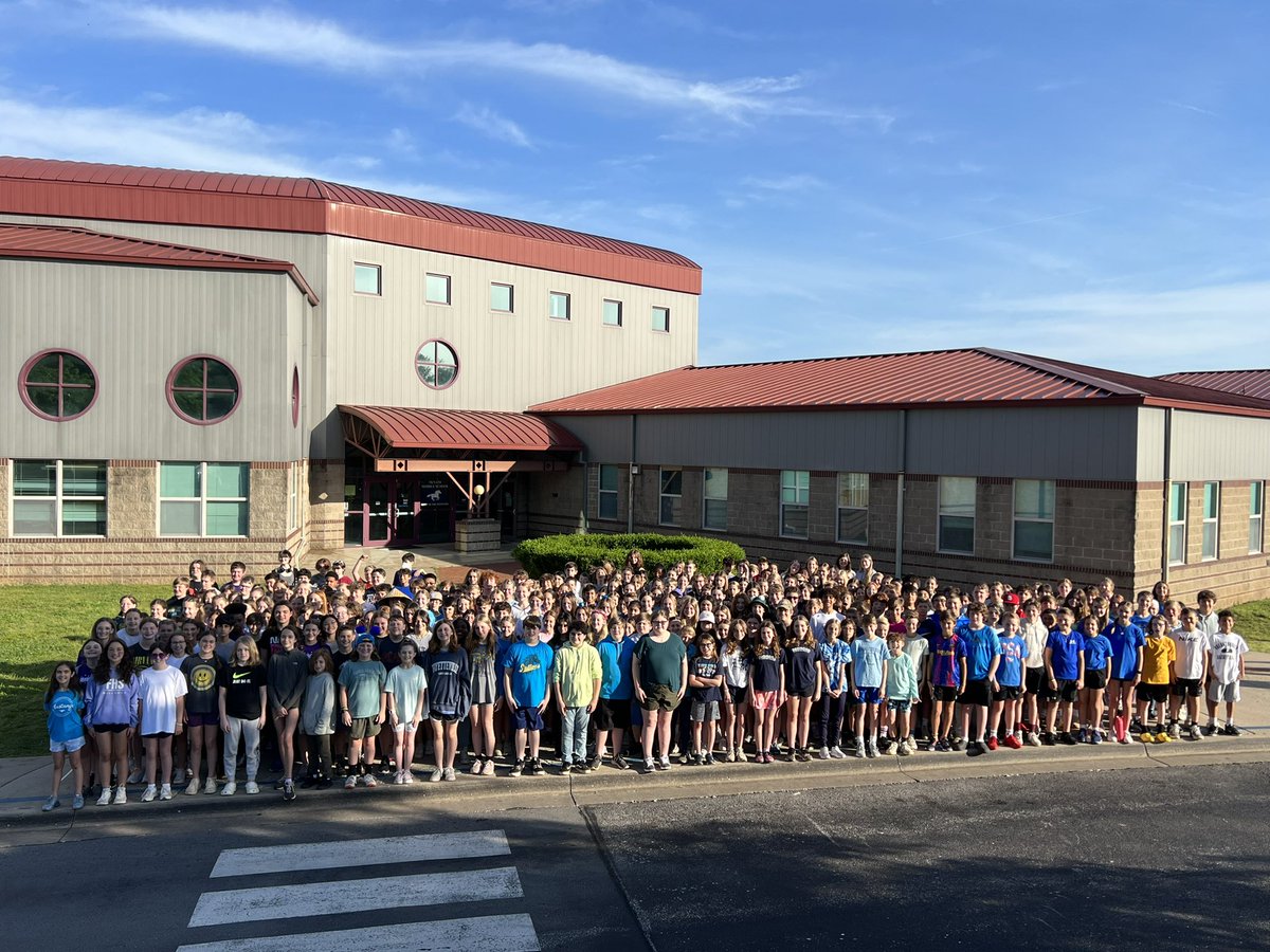 McNairMiddleSch's tweet photo. Monday Matters!  Everyday matters because we are growing innovative leaders, lifelong learners who RUN!  It’s been a great year Class of 2029 and Class of 2030. #mustangsrun #rockitout https://t.co/iBxwra1iDb