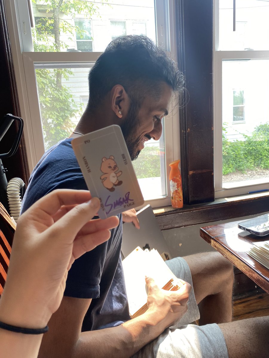 OKPOPOFFICIAL's tweet photo. GIVEAWAY TIME‼️🗣️
retweet for a chance to win any 2 #OKPOP photocards of your choice! 🧸🤎
we’ll pick some winners tomorrow 🤭 https://t.co/VAg8M3IHrs