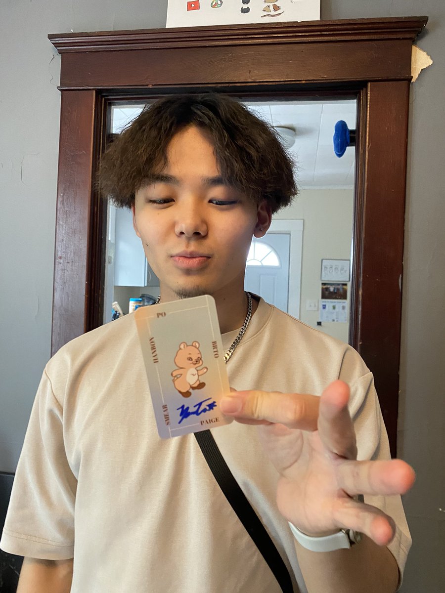 OKPOPOFFICIAL's tweet photo. GIVEAWAY TIME‼️🗣️
retweet for a chance to win any 2 #OKPOP photocards of your choice! 🧸🤎
we’ll pick some winners tomorrow 🤭 https://t.co/VAg8M3IHrs