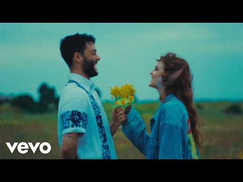 randommusicvids's tweet photo. New video added - #PinguiniTatticiNucleari - Giovani Wannabe
#musicvideos -  https://t.co/awpP95C8Ss https://t.co/4VlJymnAiv