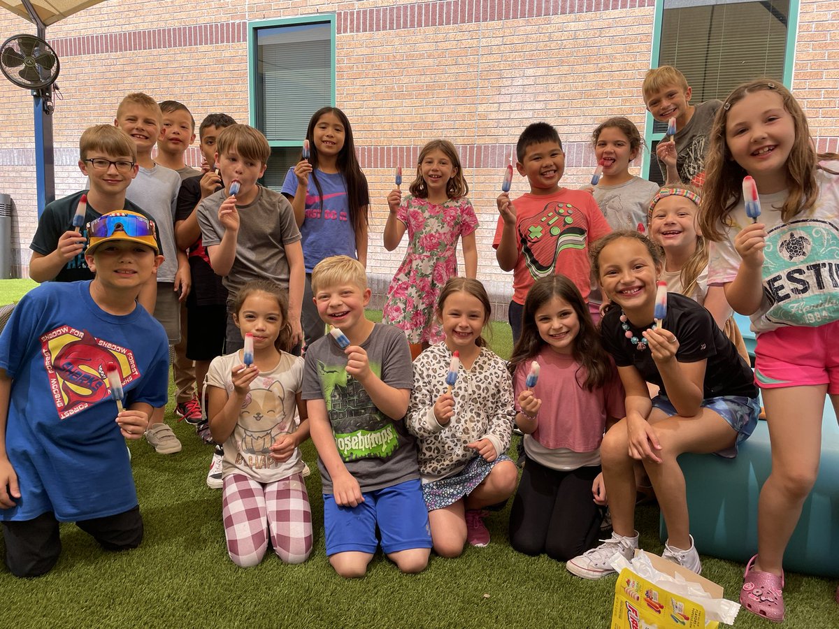 Fabin4th's tweet photo. Mondays are for…popsicle party!!🥳😎 #sfesharks #lovemytribe #EOYfun https://t.co/VAQ8VeAdtX