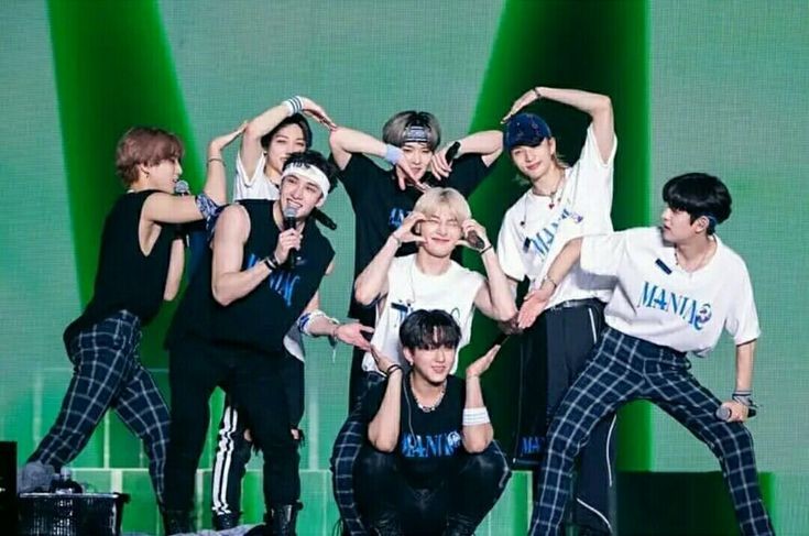 datelips's tweet photo. ｡ 𝐋𝐀𝐓𝐀𝐌 𝐒𝐓𝐀𝐘  🧭𓈒  

 hola! somos un grupo de whatsapp dedicado a stray kids dónde hacemos diferentes juegos y dinámicas.

_link:_ 

https://t.co/5q45Kotehd https://t.co/E2kB64p4Vc