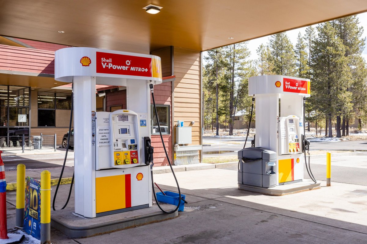 SunriverMarket's tweet photo. #SunriverMarketplace: the perfect place to cure an empty stomach (and gas tank). https://t.co/TxlYBJtHjq