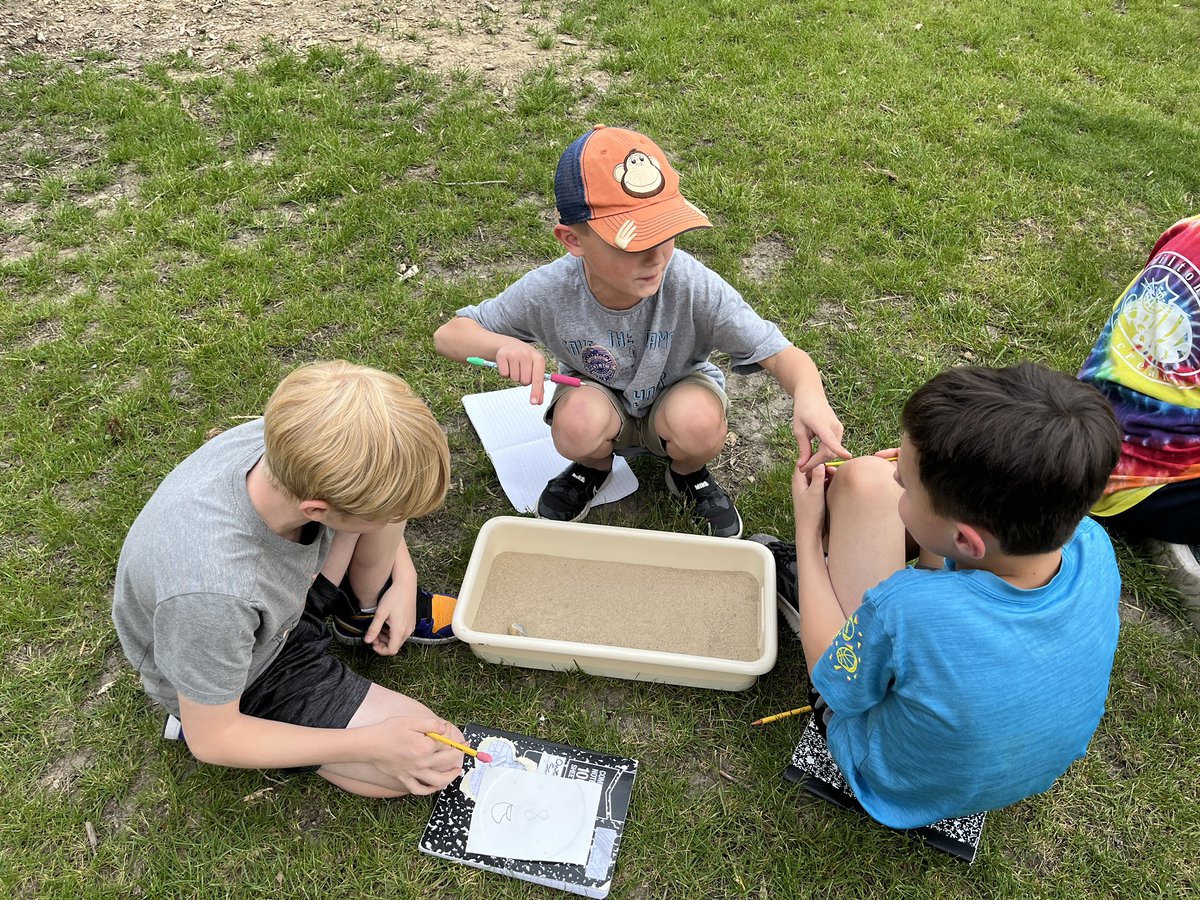 Kari Robbins tweet media