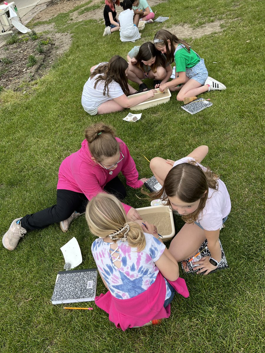 Kari Robbins tweet media