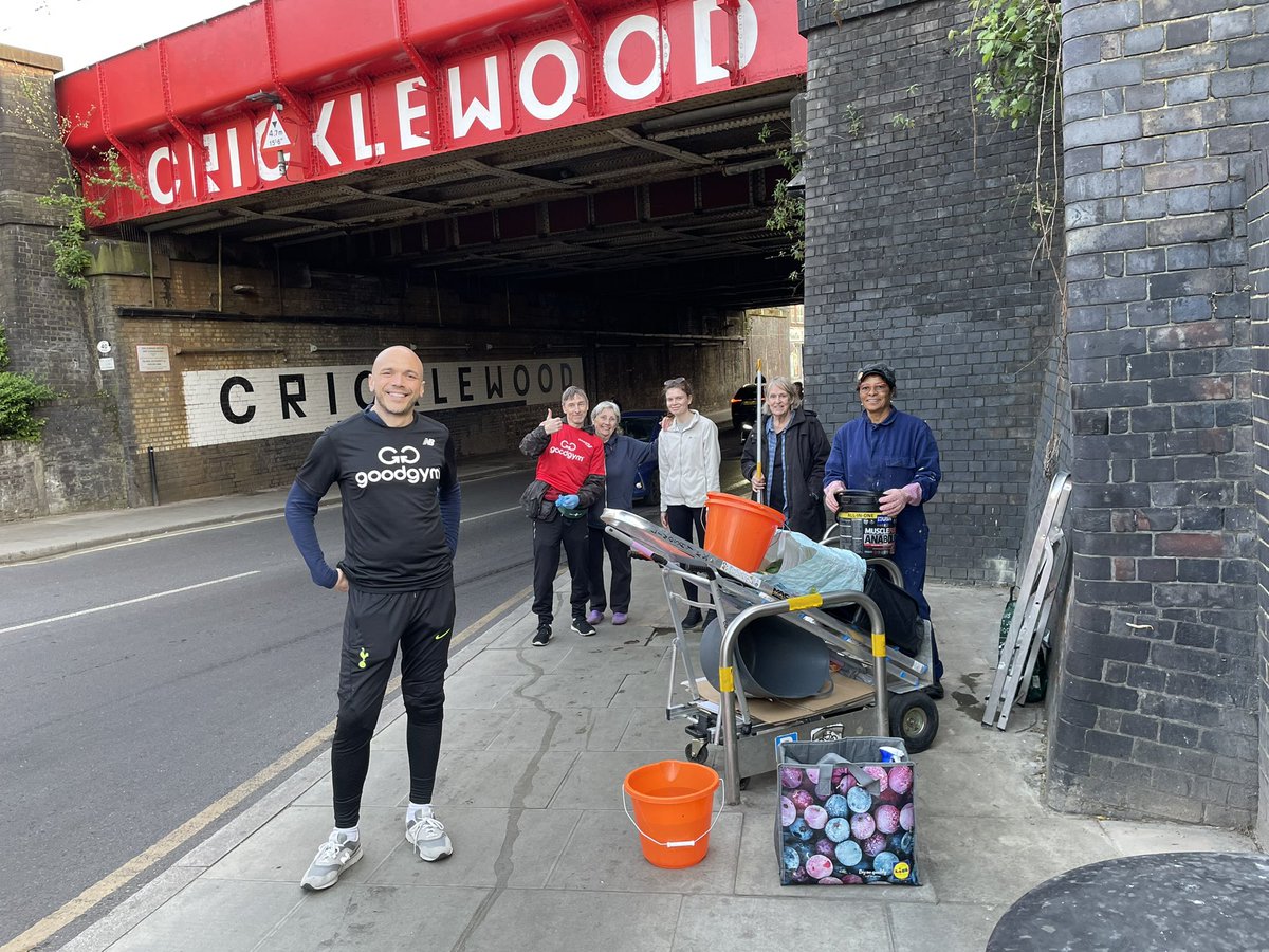 NW2 Res Association (@nw2_ra) on Twitter photo Cricklewood Shining Stars
Thanks to Lindsay, Amanda, Janet and Marie with support from Lee, Lee 2 and Pete of <a href="/GoodGymBrent/">GoodGym Brent</a> the #Cricklewood sign and pavement stars are shining.
Thanks also to the @CoopUK for supplying the cleaning materials. Cricklewood Shining Stars
Thanks to Lindsay, Amanda, Janet and Marie with support from Lee, Lee 2 and Pete of <a href="/GoodGymBrent/">GoodGym Brent</a> the #Cricklewood sign and pavement stars are shining.
Thanks also to the @CoopUK for supplying the cleaning materials.