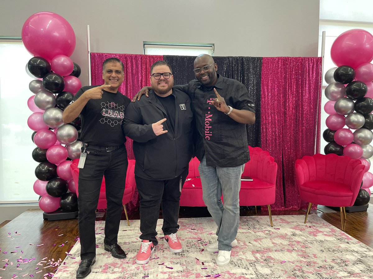Always a pleasure to hear these two gentleman speak and share their stories. @Aejaz_H @m_wan4life