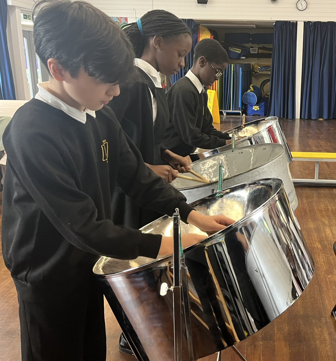 Windrush 75 project has begun and we’re so excited!  8 schools, 64 sessions, one summer event! 

#SteelPan #SteelPanWorkshop #SteelBand #Windrush #Windrush75 #Broxbourne #Hertfordshire #Windrush2023 #WindrushWorkshop #Culture #Caribbean #SteelPanTutor #WindrushGeneration