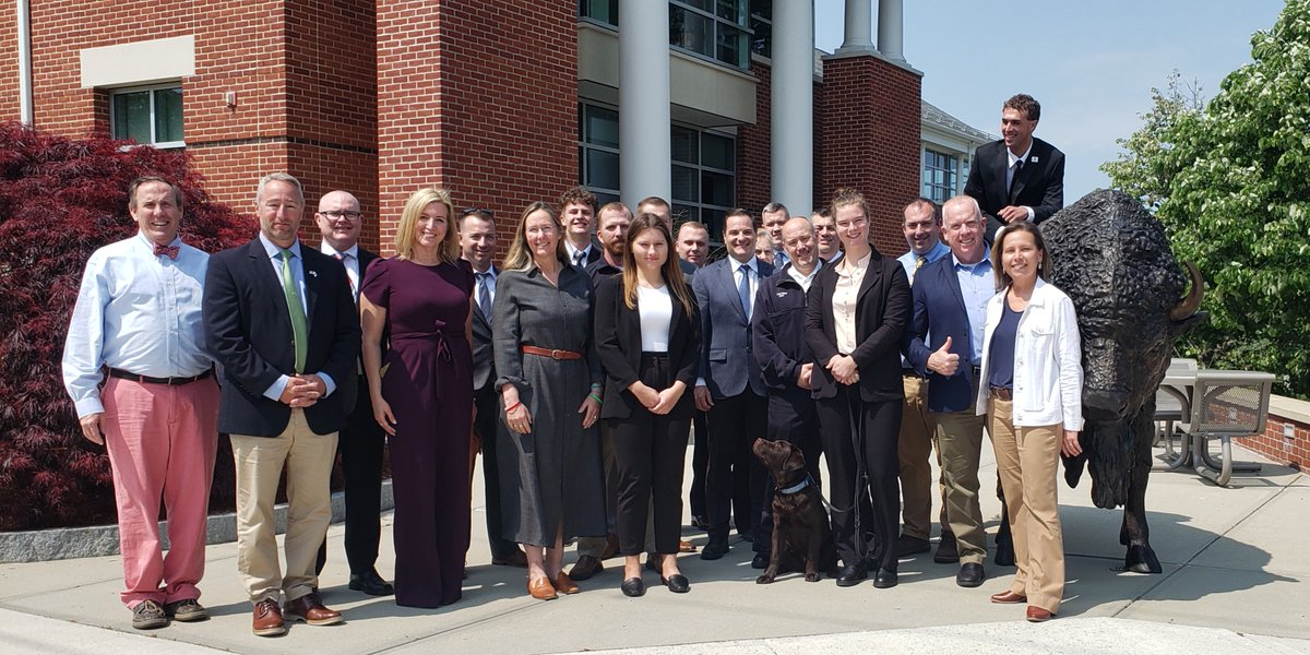 Nichols_College's tweet image. Nichols creates leaders in business and society.

Pictured is a class of 17 Public Safety leaders from around New England right here on the Hill. The class is conducted by Dr. Eric Murray's Team Training Associates.

Three attendees, Karl Benkert, Cassandra Rudnicki, and Bennett…