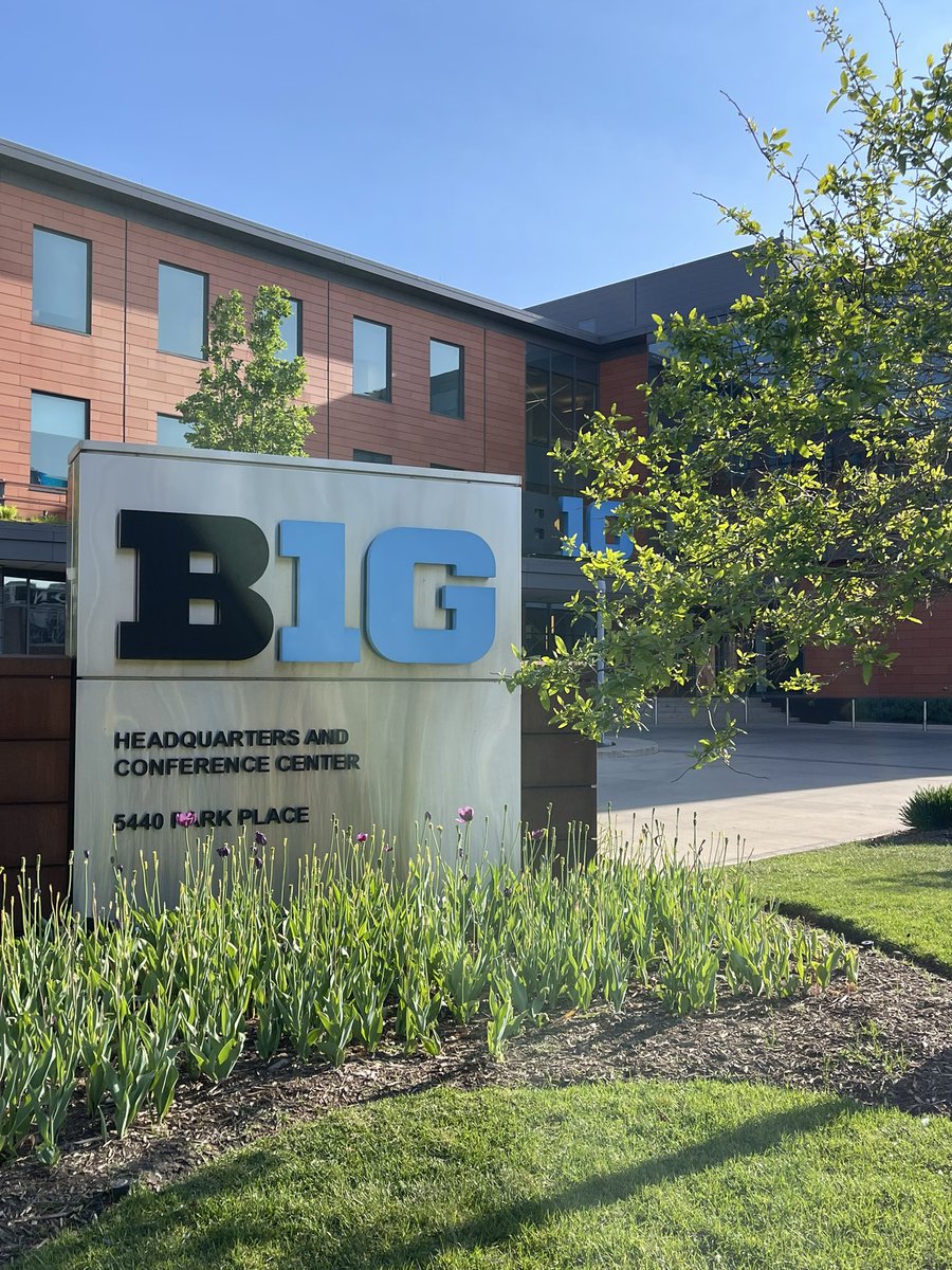 Grateful to be gathered with the @BigTenNetwork at the BTAA headquarters outside Chicago today, learning and presenting about women in #STEM.